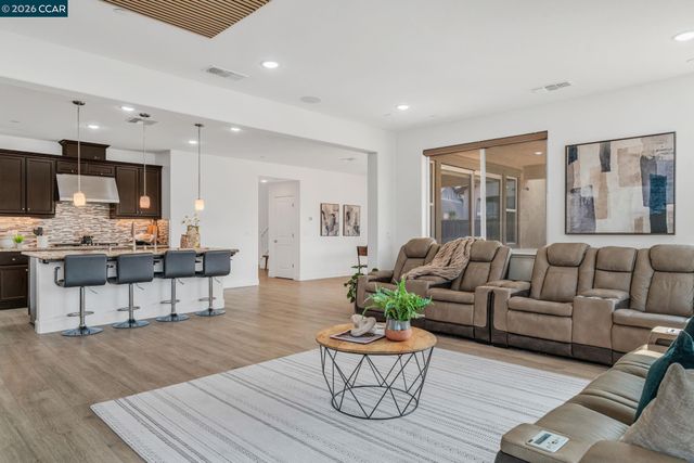 1553 S Perkins Place, Mountain House, CA 95391