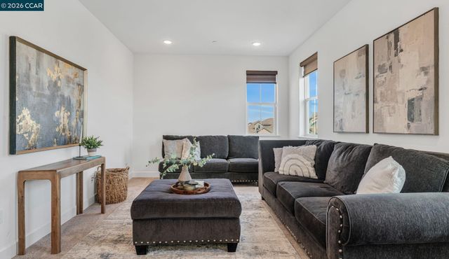 1553 S Perkins Place, Mountain House, CA 95391