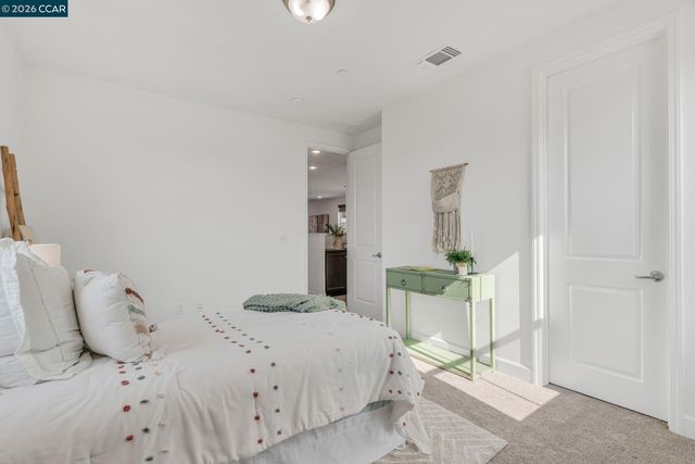 1553 S Perkins Place, Mountain House, CA 95391