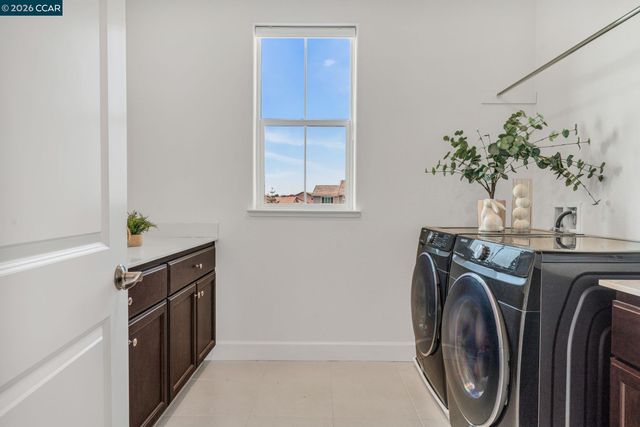 1553 S Perkins Place, Mountain House, CA 95391