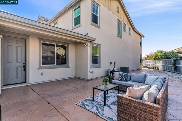 1553 S Perkins Place, Mountain House, CA 95391