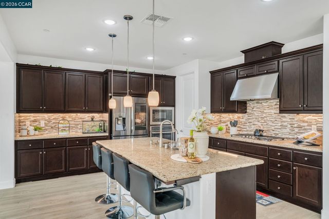 1553 S Perkins Place, Mountain House, CA 95391