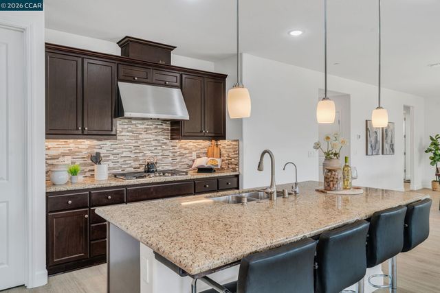 1553 S Perkins Place, Mountain House, CA 95391