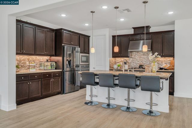 1553 S Perkins Place, Mountain House, CA 95391