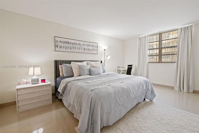 1833 S Ocean Dr 809, Hallandale Beach, FL 33009