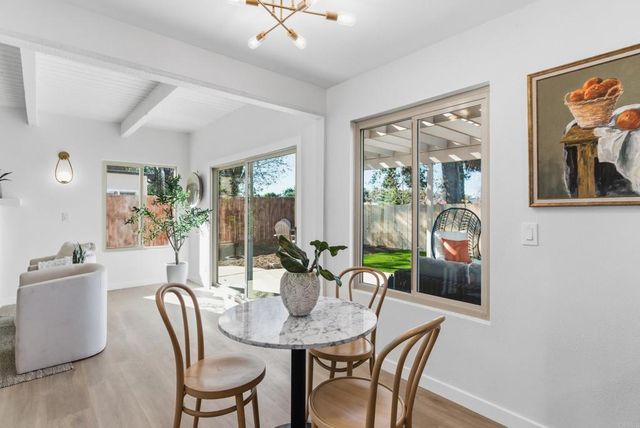 418 Via Los Arcos, San Marcos, CA 92069