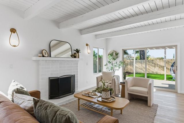 418 Via Los Arcos, San Marcos, CA 92069