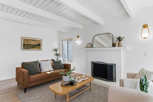 418 Via Los Arcos, San Marcos, CA 92069