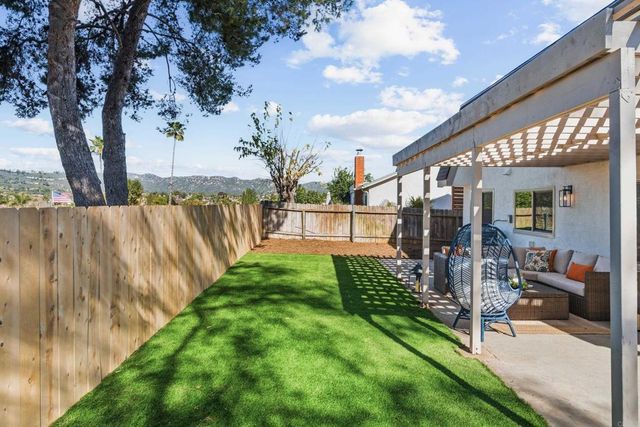 418 Via Los Arcos, San Marcos, CA 92069