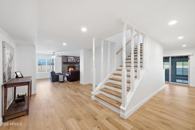 661 N AL SIEBER Road, Apache Junction, AZ 85119