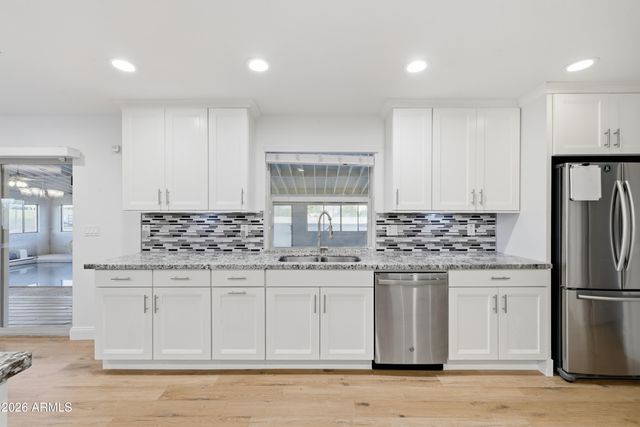 661 N AL SIEBER Road, Apache Junction, AZ 85119