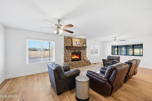 661 N AL SIEBER Road, Apache Junction, AZ 85119