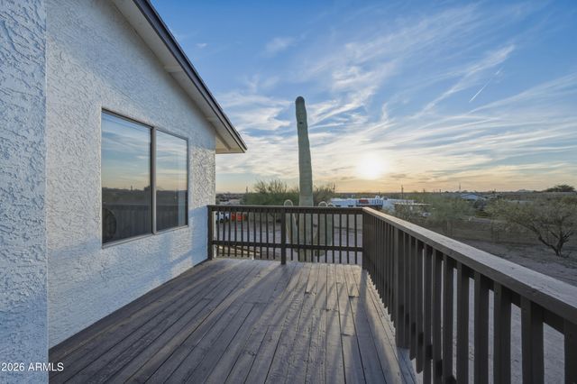 661 N AL SIEBER Road, Apache Junction, AZ 85119