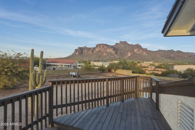 661 N AL SIEBER Road, Apache Junction, AZ 85119