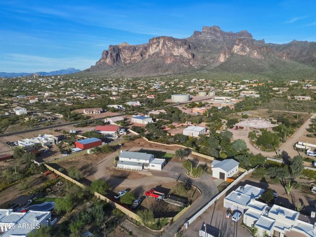 661 N AL SIEBER Road, Apache Junction, AZ 85119