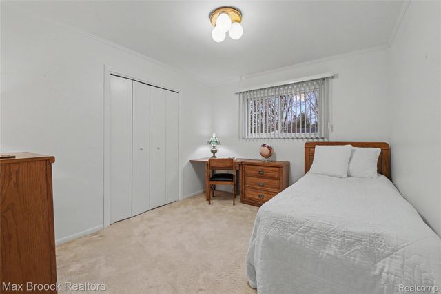 5567 Westwood Lane, Bloomfield Hills, MI 48301