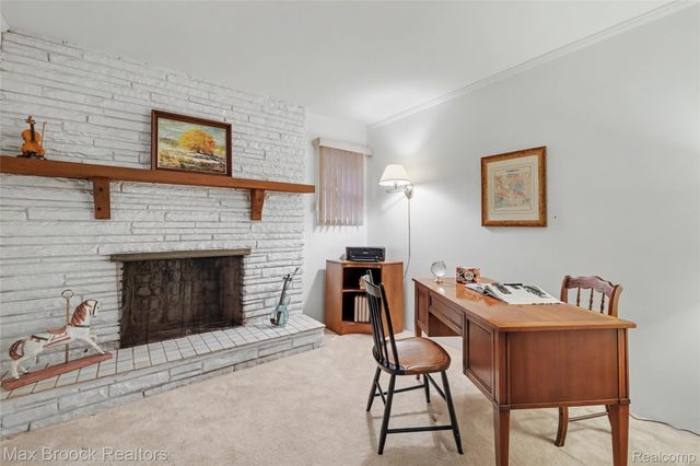 5567 Westwood Lane, Bloomfield Hills, MI 48301