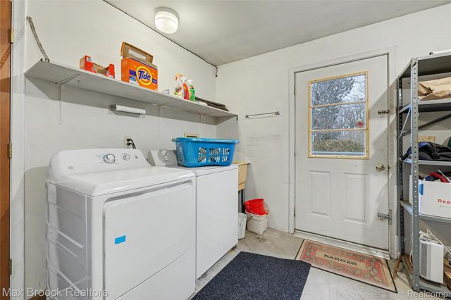 5567 Westwood Lane, Bloomfield Hills, MI 48301