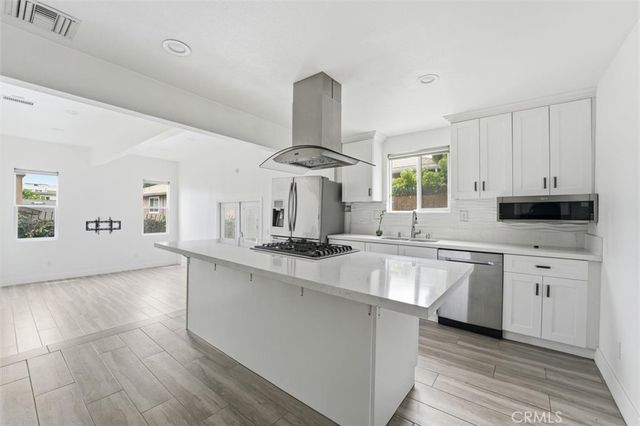 709 Warren Lane, Inglewood, CA 90302