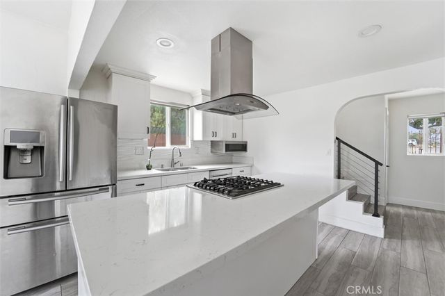 709 Warren Lane, Inglewood, CA 90302
