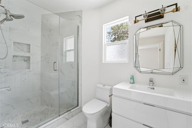 709 Warren Lane, Inglewood, CA 90302