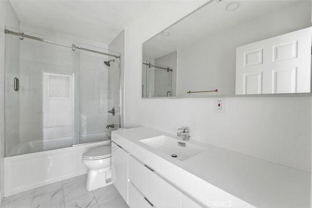709 Warren Lane, Inglewood, CA 90302