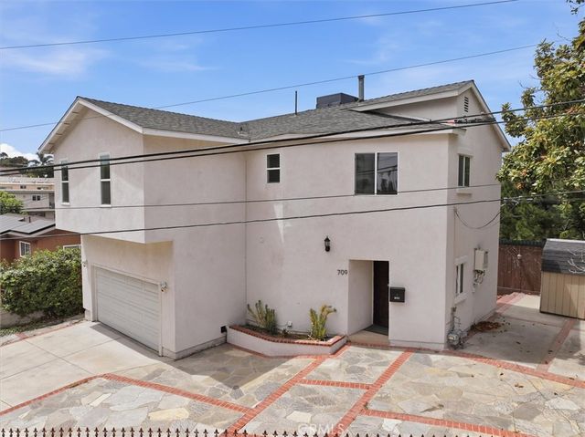 709 Warren Lane, Inglewood, CA 90302