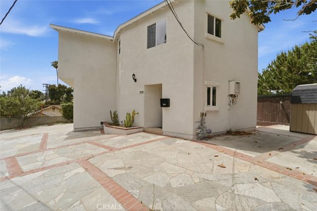 709 Warren Lane, Inglewood, CA 90302