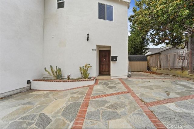 709 Warren Lane, Inglewood, CA 90302