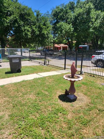 3023 W Travis, San Antonio, TX 78207