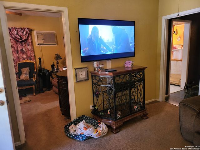 3023 W Travis, San Antonio, TX 78207