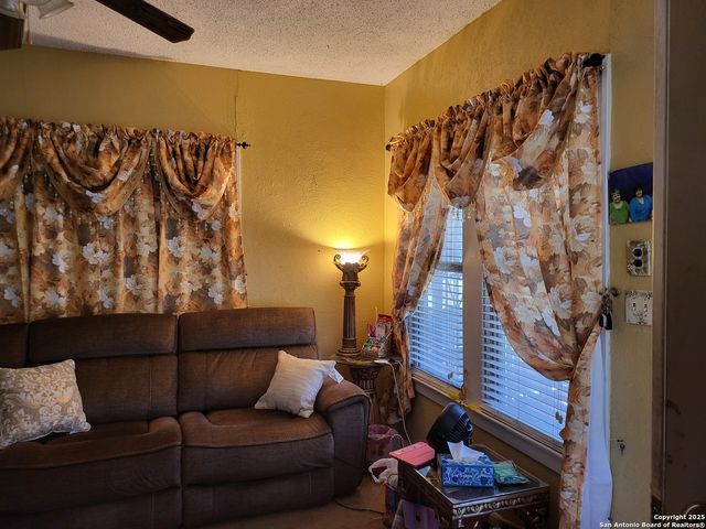 3023 W Travis, San Antonio, TX 78207