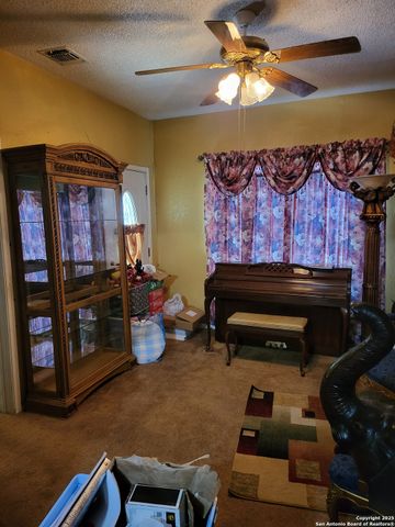 3023 W Travis, San Antonio, TX 78207