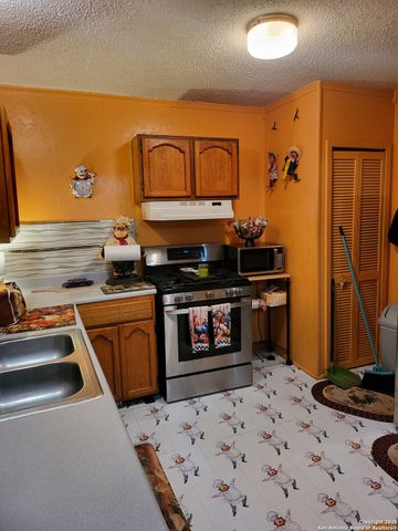 3023 W Travis, San Antonio, TX 78207