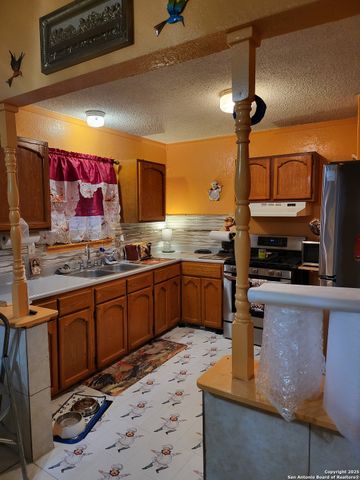 3023 W Travis, San Antonio, TX 78207