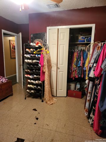 3023 W Travis, San Antonio, TX 78207