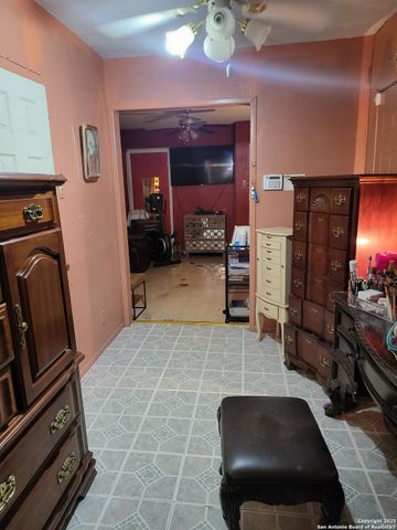 3023 W Travis, San Antonio, TX 78207