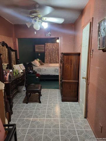 3023 W Travis, San Antonio, TX 78207