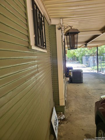 3023 W Travis, San Antonio, TX 78207