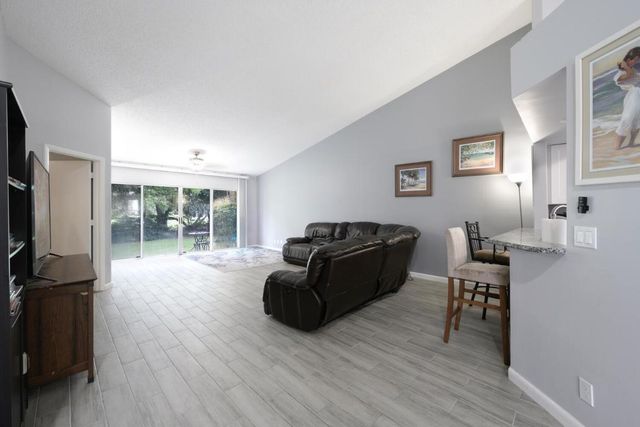 2394 SW Foxpoint Way, Palm City, FL 34990