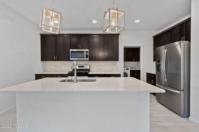 7665 S Via Casa De Campo, Tucson, AZ 85756