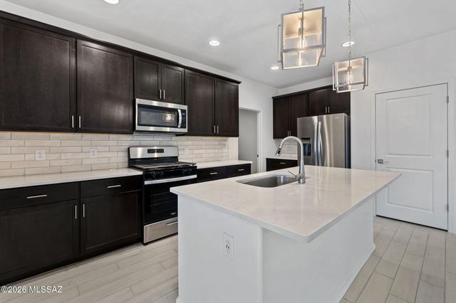 7665 S Via Casa De Campo, Tucson, AZ 85756