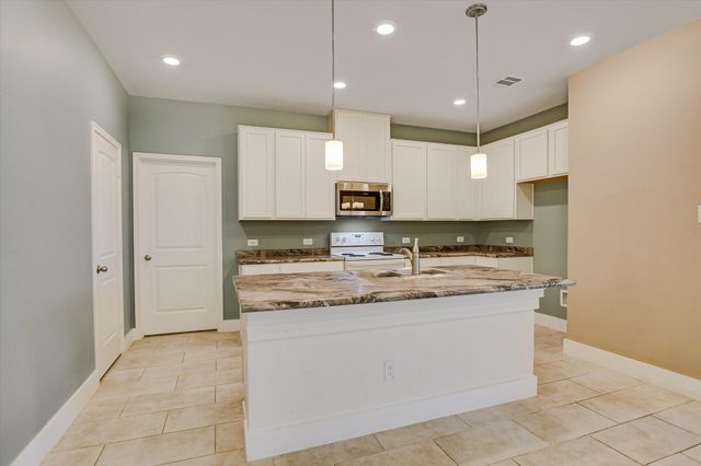 13820 Lyndon B Johnson ST, Manor, TX 78653