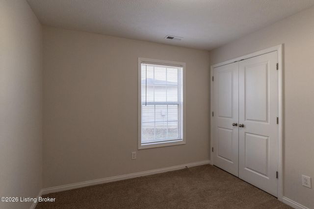 7112 Blue Stream Ct, Louisville, KY 40258