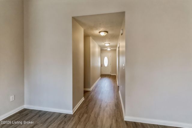 7112 Blue Stream Ct, Louisville, KY 40258