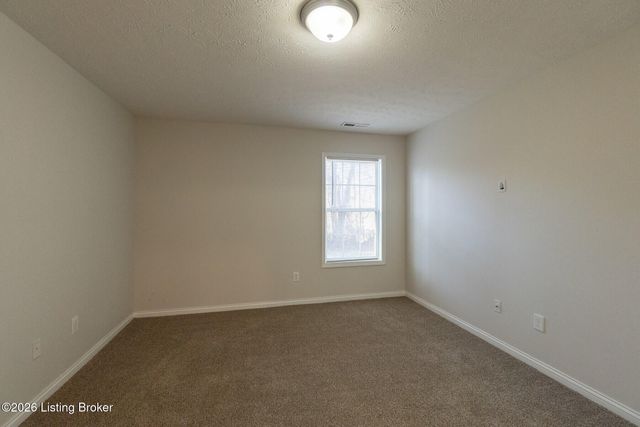 7112 Blue Stream Ct, Louisville, KY 40258