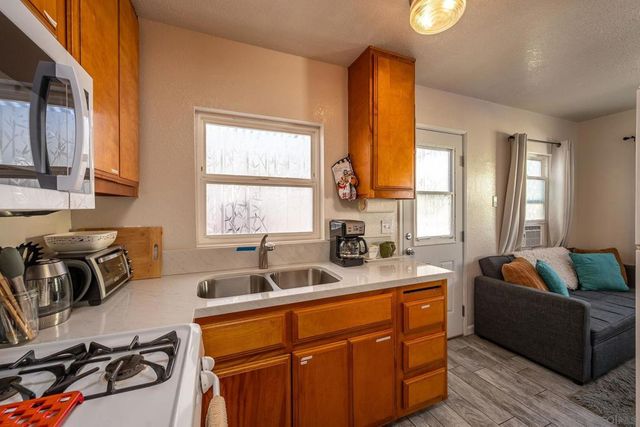 830 832 Pismo Ct, San Diego, CA 92109