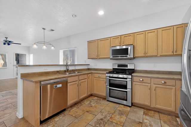 8916 Oso Corridor Place NW, Albuquerque, NM 87114