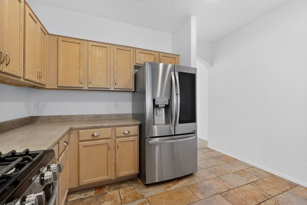 Image 10 of property listing at 8916 Oso Corridor Place NW, Albuquerque, NM 87114