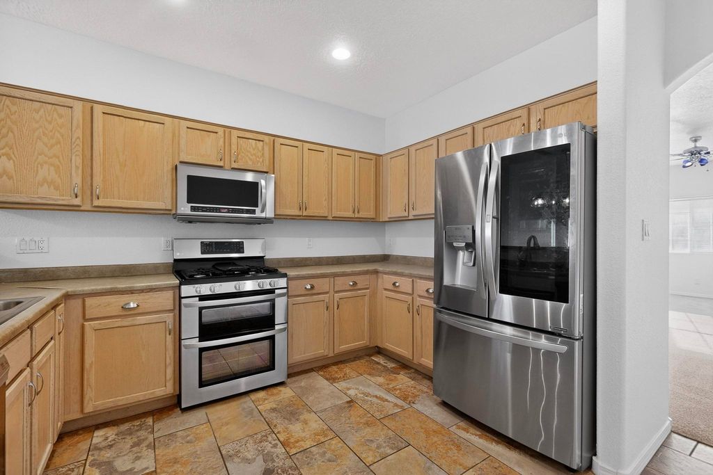 Image 13 of property listing at 8916 Oso Corridor Place NW, Albuquerque, NM 87114